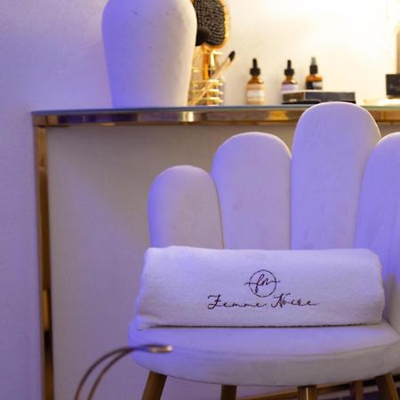 Femme Noir Luxury Spa Experience San Nicola La Strada Exterior foto