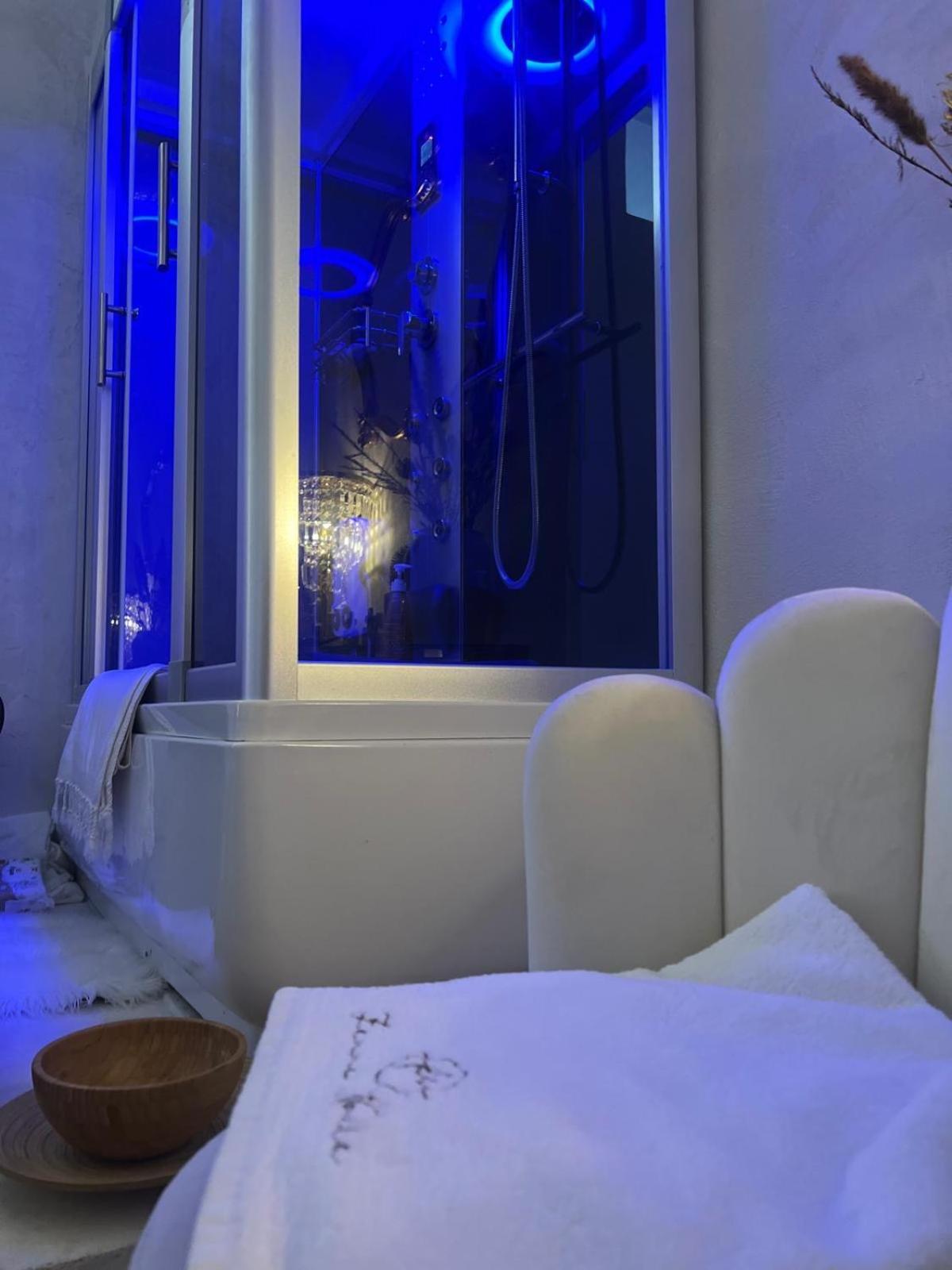 Femme Noir Luxury Spa Experience San Nicola La Strada Exterior foto